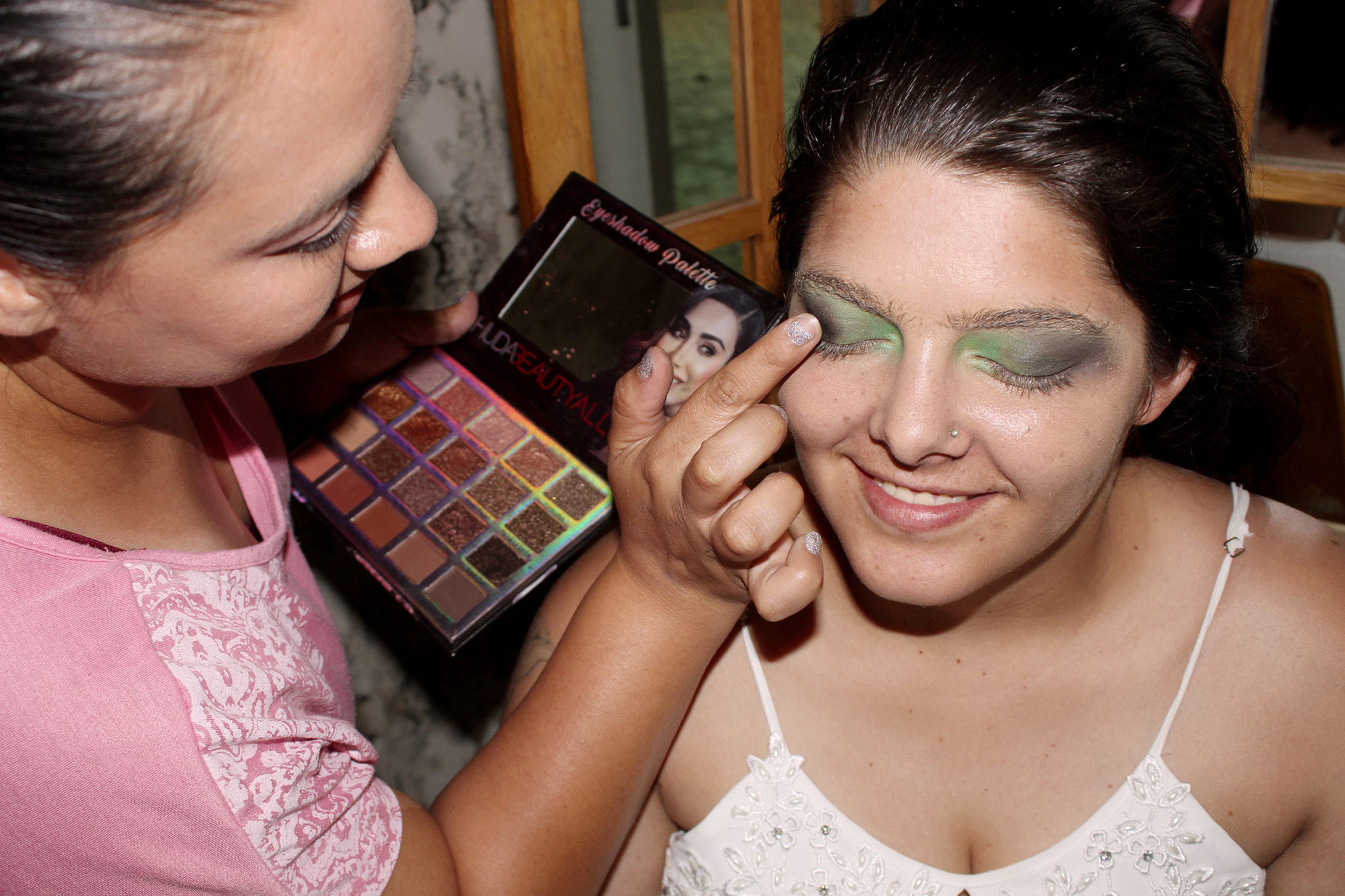 Bloom. Beauty, Slimming, Nails & Makeup